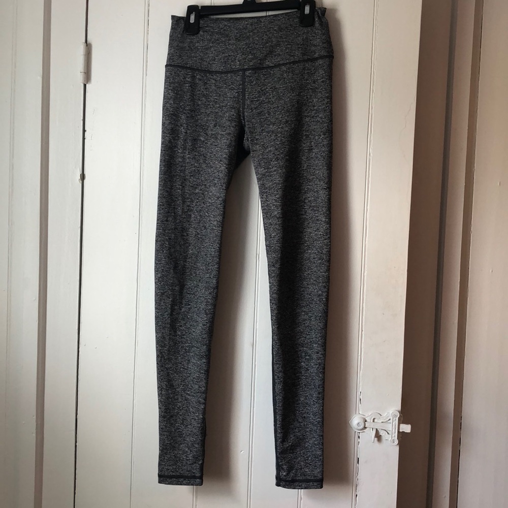 Victoria’s Secret gray knock out sports leggings